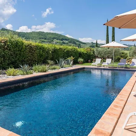 Casale Santa Lucia 8&2, Emma * בטונה