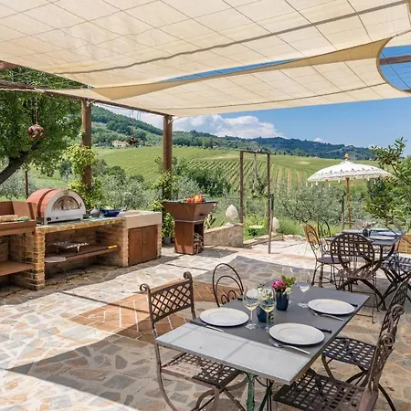 Casale Santa Lucia 8&2, Emma