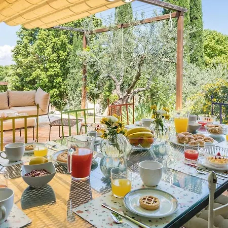 Casale Santa Lucia 8&2, Emma *