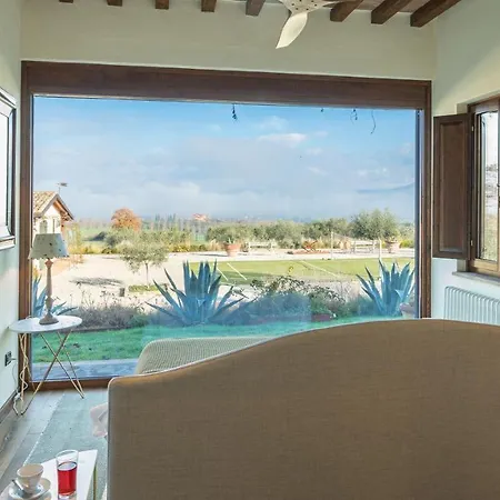 Casale Santa Lucia 8&2, Emma