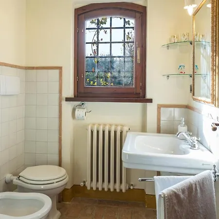 וילה Casale Santa Lucia 8&2, Emma בטונה