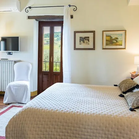 Casale Santa Lucia 8&2, Emma