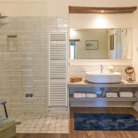 וילה Casale Santa Lucia 8&2, Emma *