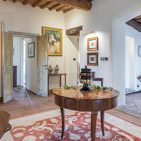 וילה Casale Santa Lucia 8&2, Emma *