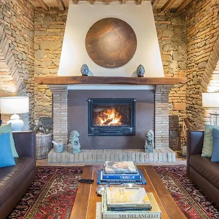 Casale Santa Lucia 8&2, Emma *