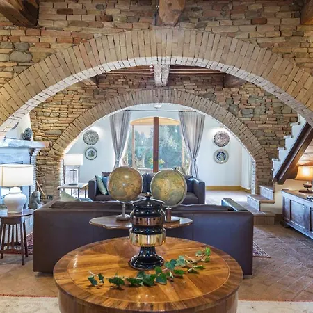 Casale Santa Lucia 8&2, Emma